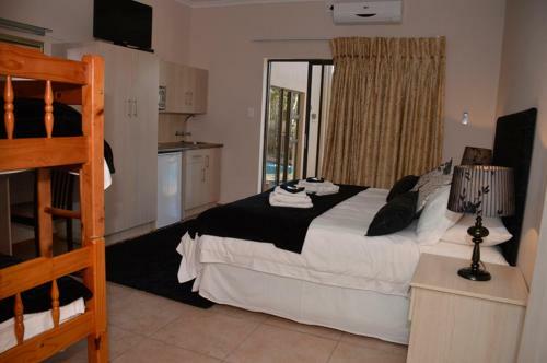 Hostal Two Bells Guest House