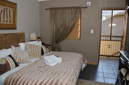 Hostal Two Bells Guest House