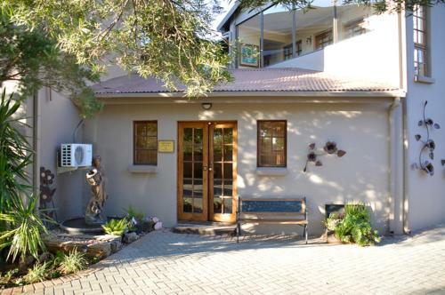 Hostal Two Bells Guest House