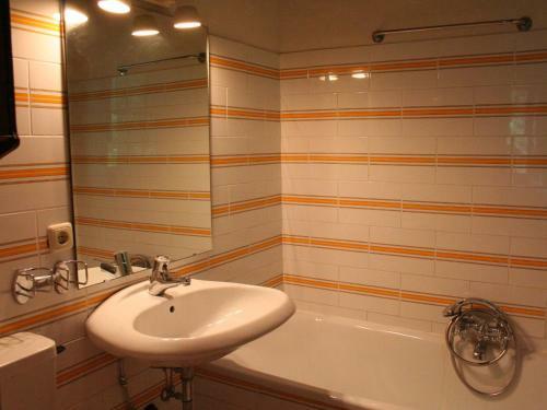 Beautiful Apartment In Kitzb�hel With Terrace
