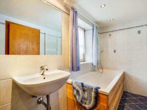 Spacious Apartment In Kitzb�hel With Garden