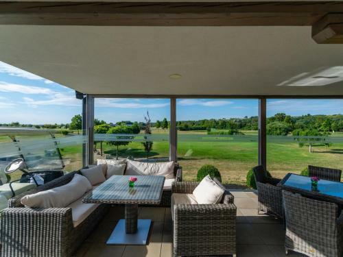 Elite Holiday Home In Lutzmannsburg With Pool