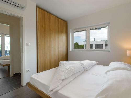 Elite Holiday Home In Lutzmannsburg With Pool