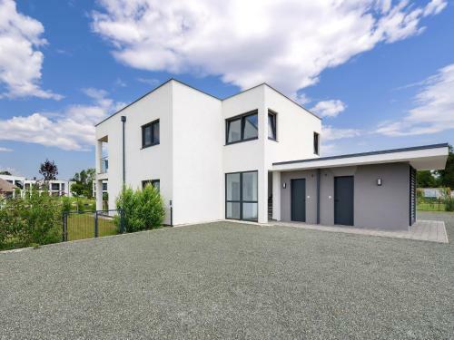 Elite Holiday Home In Lutzmannsburg With Pool