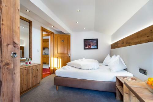 Saint Anton Chalet Sleeps 12