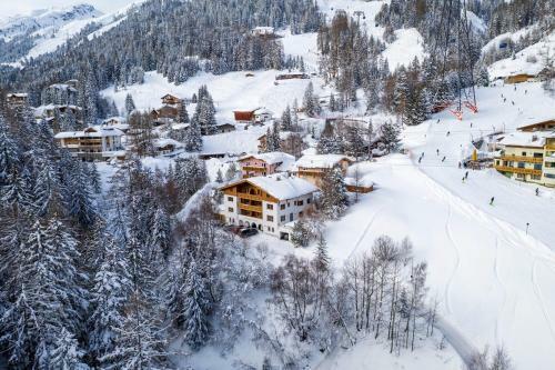 Saint Anton Chalet Sleeps 12