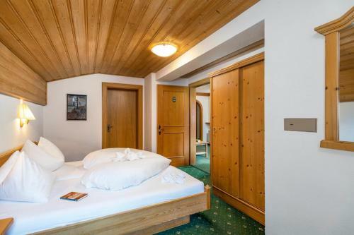 Saint Anton Chalet Sleeps 12