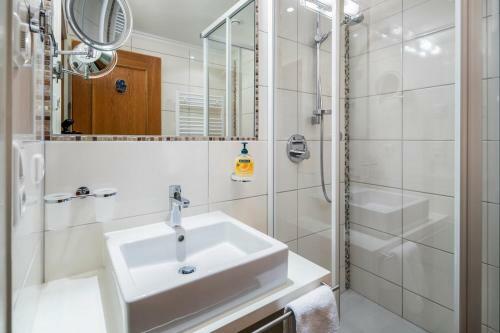Saint Anton Chalet Sleeps 12