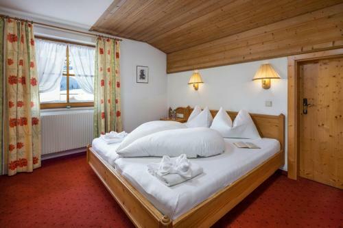 Saint Anton Chalet Sleeps 12