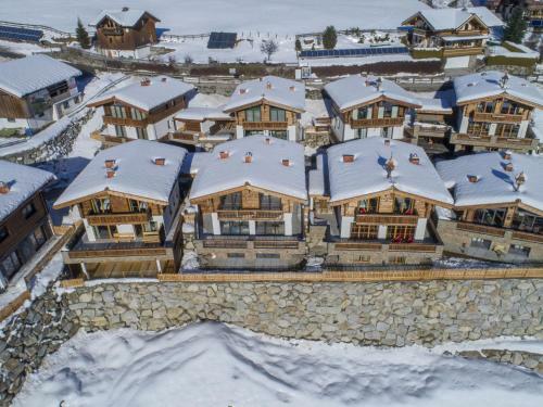 Charming Chalet With 4 Bathrooms, Near A Baby Lift