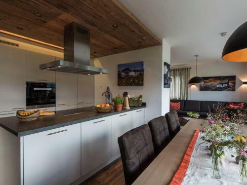 Charming Chalet With 4 Bathrooms, Near A Baby Lift