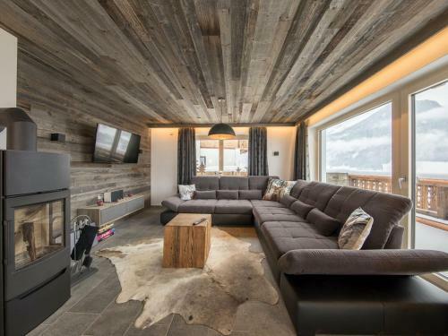 Top Class Chalet With 3 Bathrooms Near Small Slope
