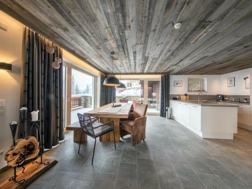 Top Class Chalet With 3 Bathrooms Near Small Slope