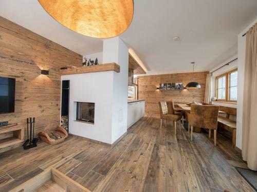 Luxury Chalet With Four Bathrooms, Close To A Lift