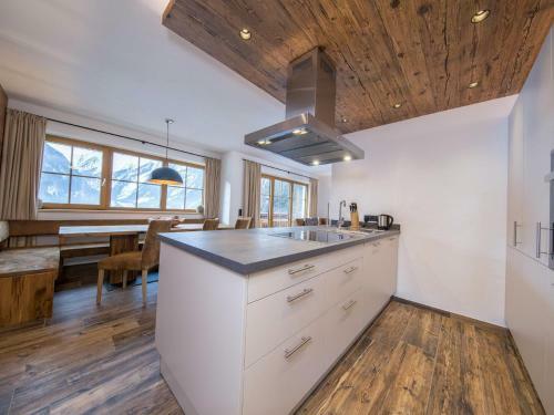 Luxury Chalet With Four Bathrooms, Close To A Lift