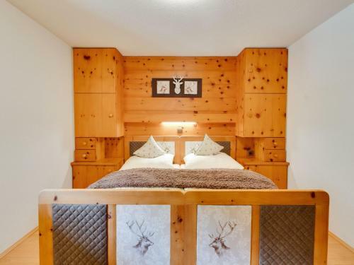 Mountain-view Apartment In �tz With Terrace