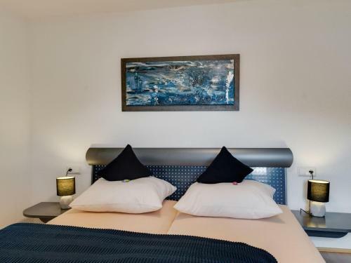 Mountain-view Apartment In �tz With Terrace