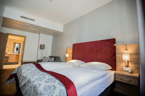 Hotel Elefant Family Business