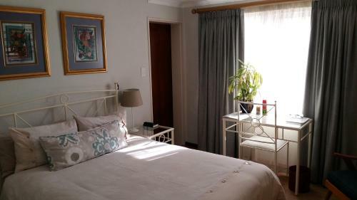 Hostal Old Oak Guest House