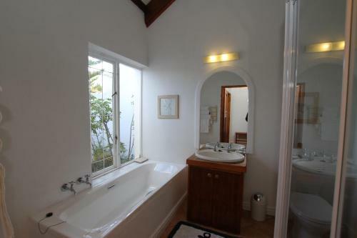 Hostal The Whaling Station Bed & Breakfast