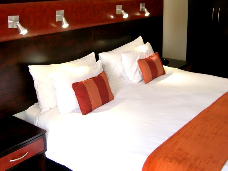 Safari Lodge Hotel & Convention Centre