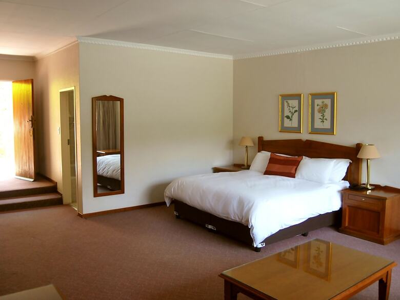 Safari Lodge Hotel & Convention Centre