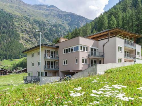Mountain-view Apartment In Zwieselstein With Balcony