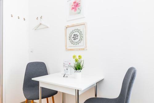 West Apartments - Contactless Check-in