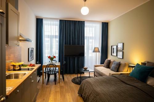 Jimmy's Apartments 3