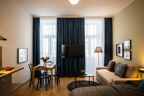 Jimmy's Apartments 3