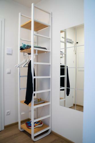 Jimmy's Apartments 3