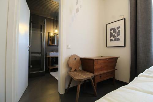 Iris Top 3 Design Apartment