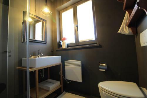 Iris Top 3 Design Apartment