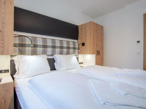 Spacious Chalet With Sauna In Krimml, 400 M From The Ski-bus Stop