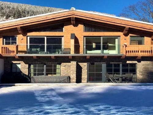Spacious Chalet With Sauna In Krimml, 400 M From The Ski-bus Stop