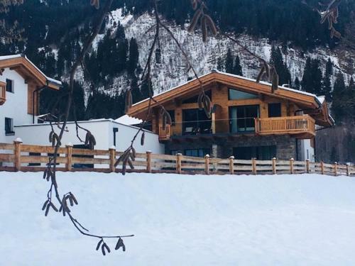 Spacious Chalet With Sauna In Krimml, 400 M From The Ski-bus Stop