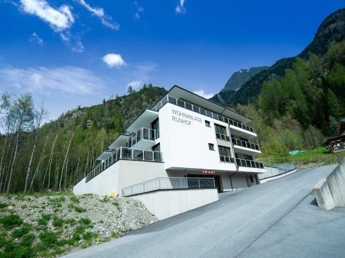 Chic Apartment In L�ngenfeld With Balcony