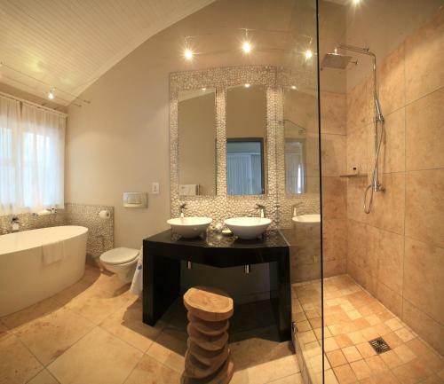 Hostal Periwinkle Lodge Guest House