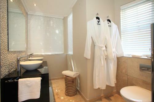 Hostal Periwinkle Lodge Guest House