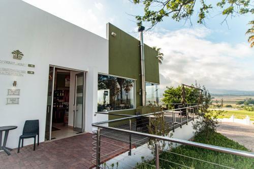 Hostal Val Du Charron Guest House & Wine Estate