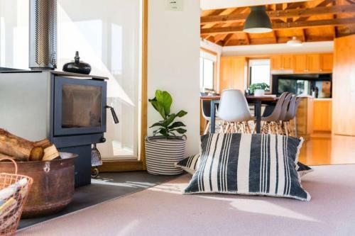 *new Listing* Jugar House - Space For Everyone!