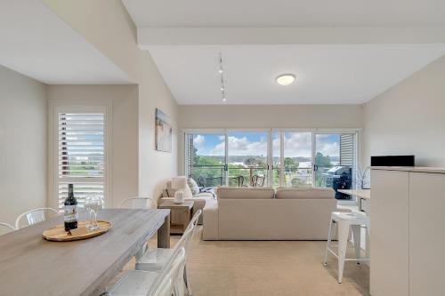 Water View Home- Minutes To Town
