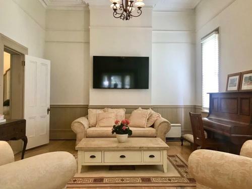 Bed & Breakfast Te Rata House - All 7 Rooms