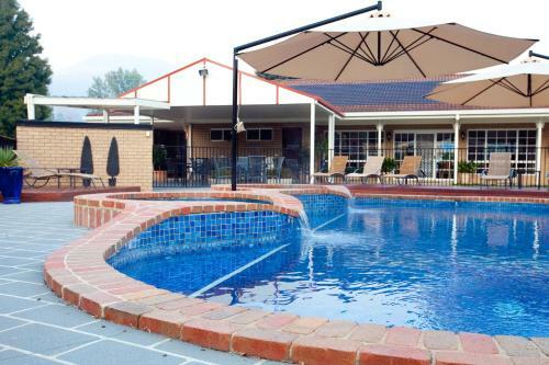 Hotel Ovens Valley Motor Inn
