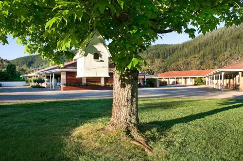 Hotel Ovens Valley Motor Inn