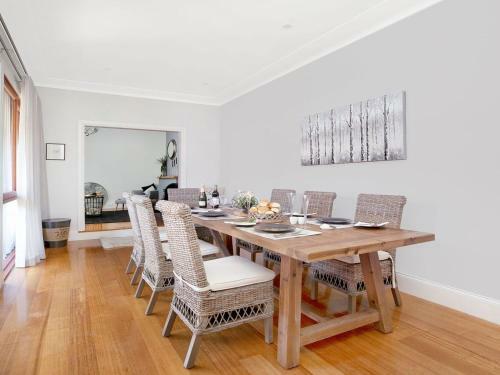 Advilla - Stylish, Charming And Central Location