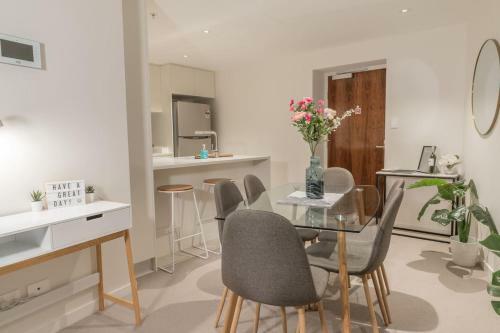 Apartamento Highlife Luxury*carpark*wifi*pool*gym*netflix