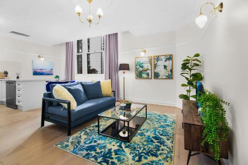 Central Apartment With Spacious Living And Dining