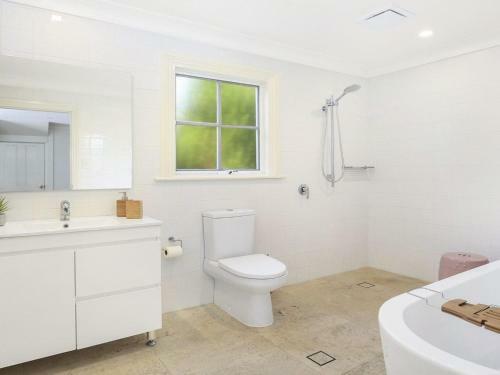 Duncraig House - Open Fireplace, Spa, Pet Friendly