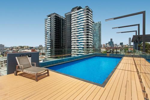 Rooftop Pool, Bbq And Gym At Chic Valley Apartment